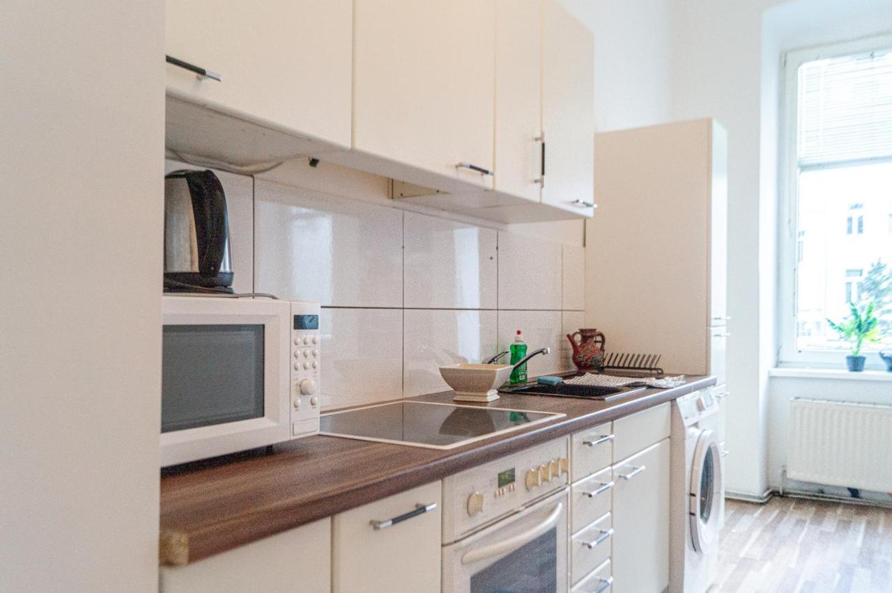 Pleasant 3Br Shared Apartment- Ideal For Longstays Вена Экстерьер фото