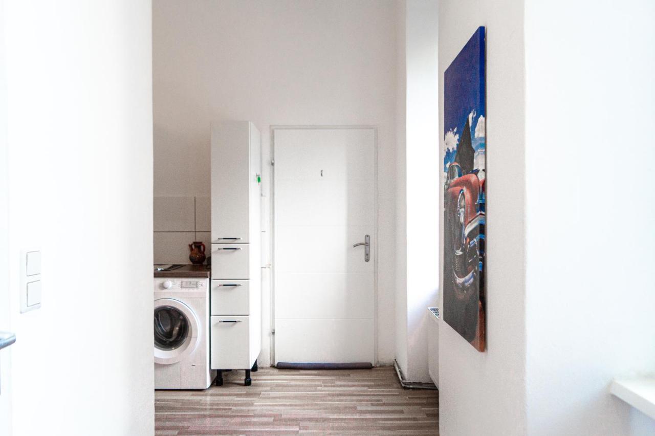 Pleasant 3Br Shared Apartment- Ideal For Longstays Вена Экстерьер фото