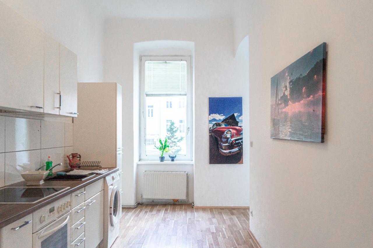 Pleasant 3Br Shared Apartment- Ideal For Longstays Вена Экстерьер фото
