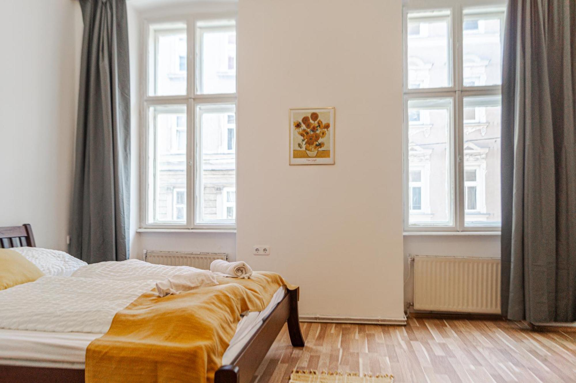 Pleasant 3Br Shared Apartment- Ideal For Longstays Вена Экстерьер фото